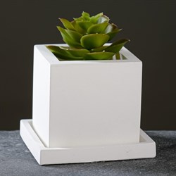 Фигурное кашпо "Куб с поддоном" белое 10290