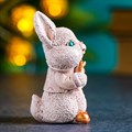 Фигура "Кролик с морковкой" бежевый 92 431