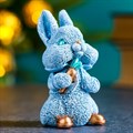Фигура "Кролик с морковкой" серо-голубой 92 434