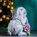 Фигура "Кролик с розой" серый 92 405